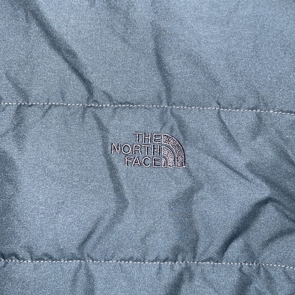 The North Face Women’s Reversible Vest- Size XL - Picture 3 of 6